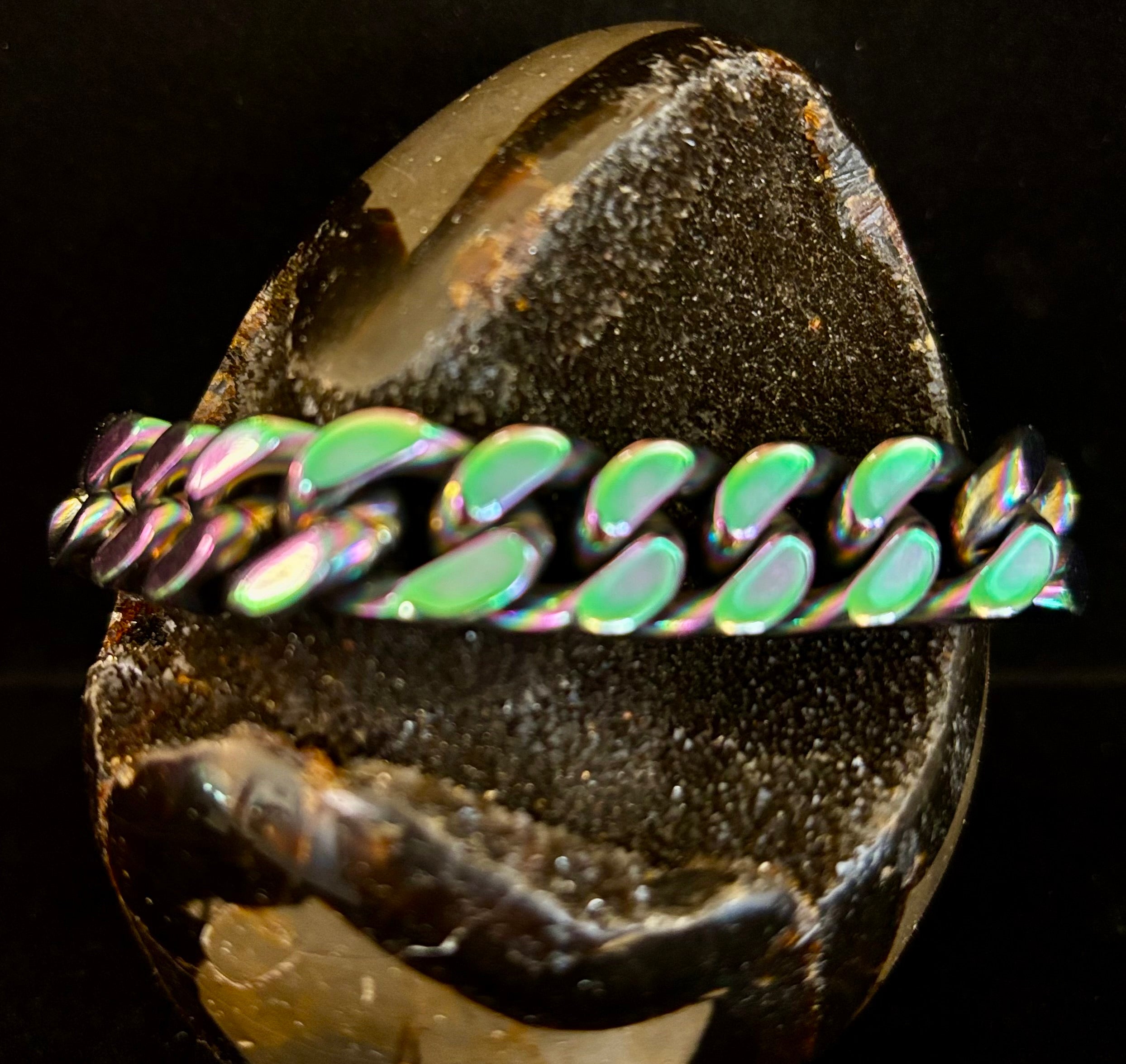 22cm Titanium Steel Cuban Link Bracelet – Silver, Gold & Rainbow