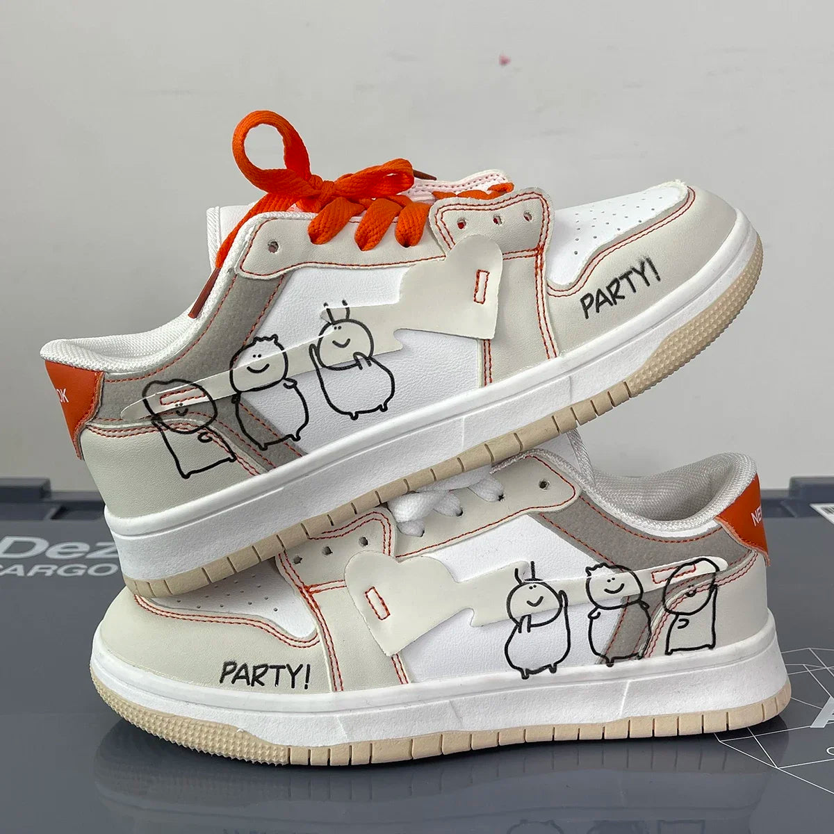 Retro Heart Pattern Skateboard Shoes — Y2K Fashion Sneakers
