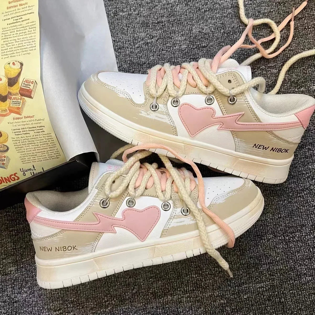 Retro Heart Pattern Skateboard Shoes — Y2K Fashion Sneakers