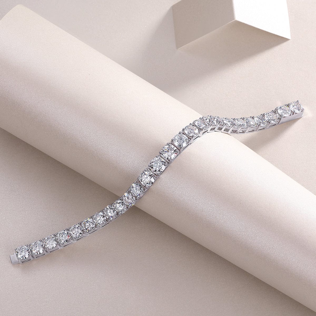 Large Gravitational Pull Moissanite Bracelet Set — S925 Silver-Plated Platinum, Light Luxury Women's Jewelry