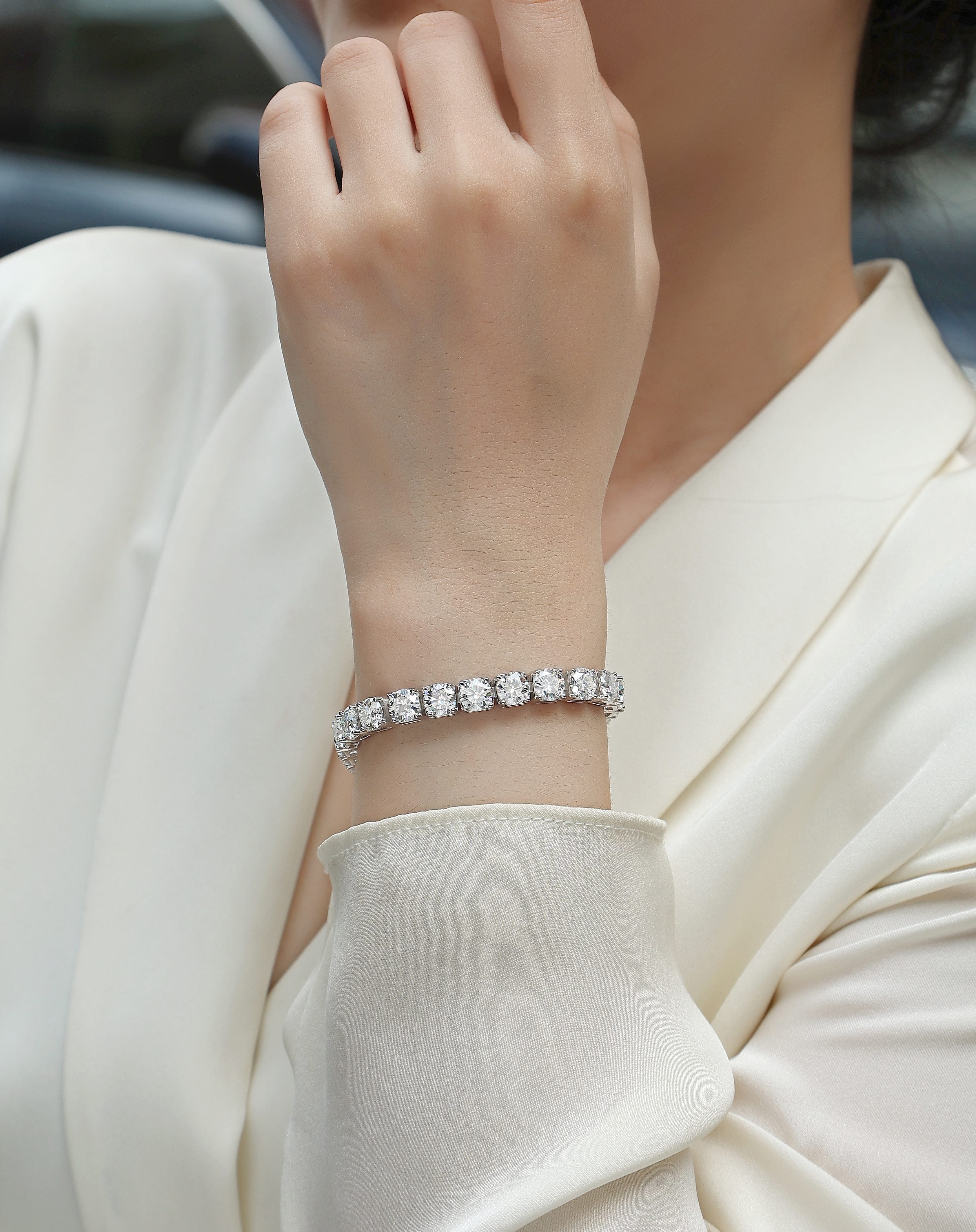Large Gravitational Pull Moissanite Bracelet Set — S925 Silver-Plated Platinum, Light Luxury Women's Jewelry